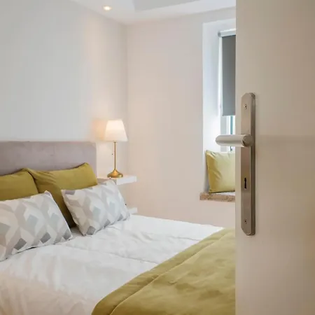 Alfama Apartament *